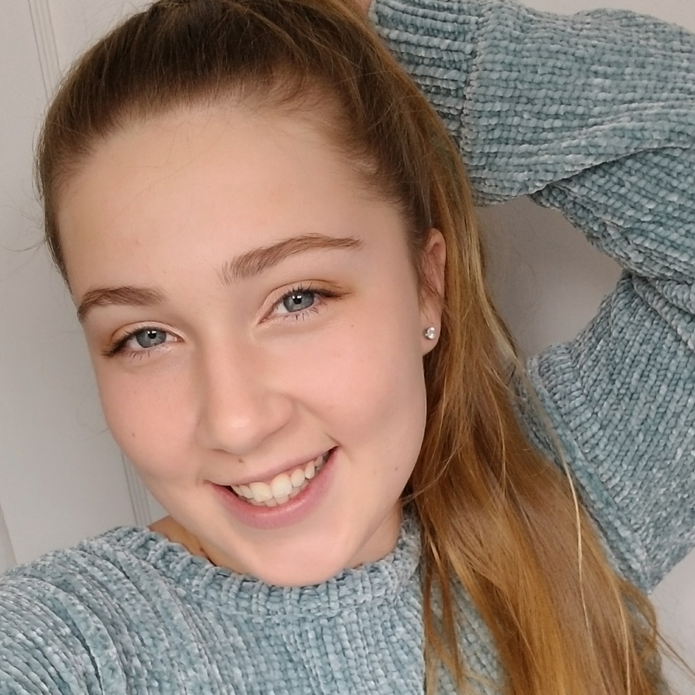 Meet your Posher, Holly